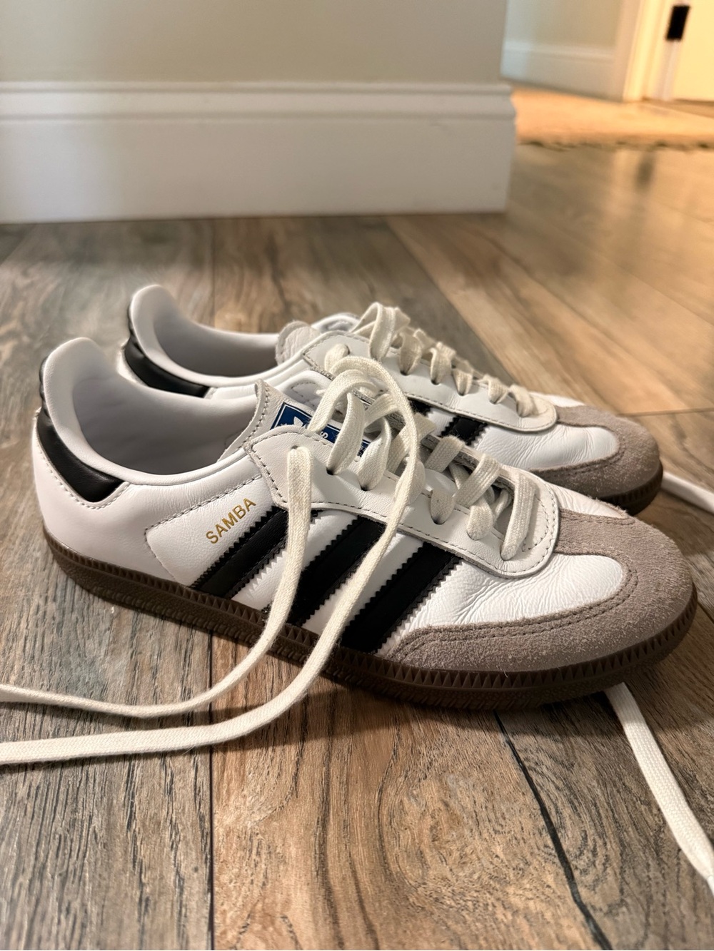 Adidas Samba Sneakers Black&White Sz 6 - Picture 2 of 3
